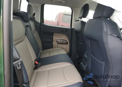 2025 Ford Maverick Lariat z USA, uszkodzony, nr VIN 3FTTW8S32SRA01915